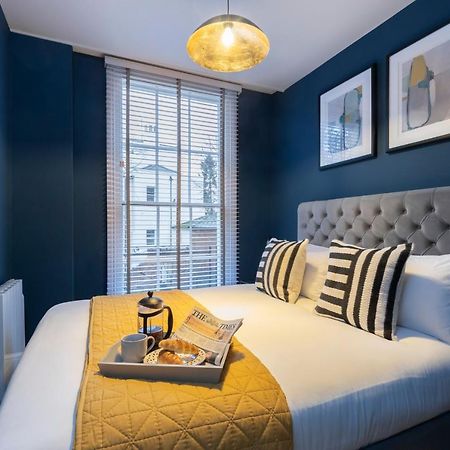 Elliot Oliver - Luxury 2 Bedroom Regency Apartment With Parking & Ev Charger チェルトナム エクステリア 写真