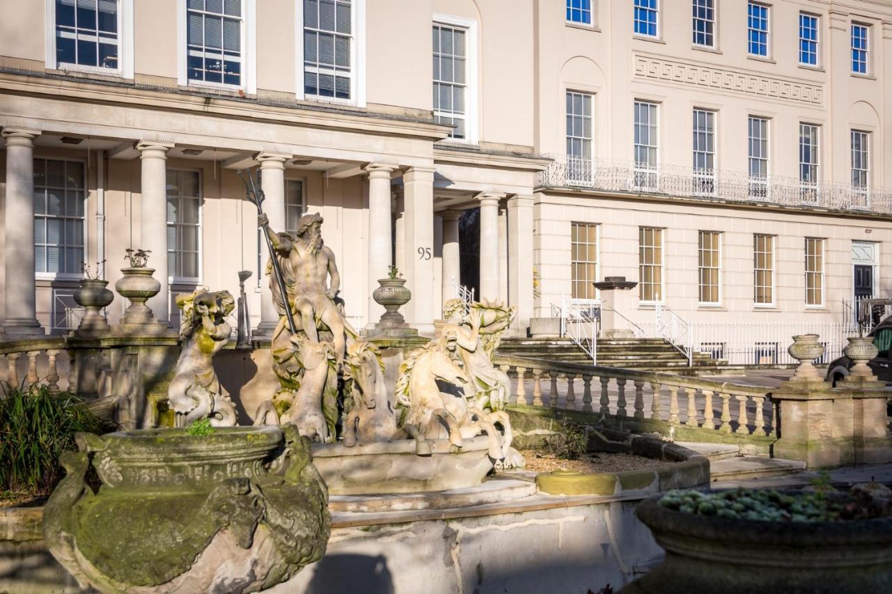 Elliot Oliver - Luxury 2 Bedroom Regency Apartment With Parking & Ev Charger チェルトナム エクステリア 写真