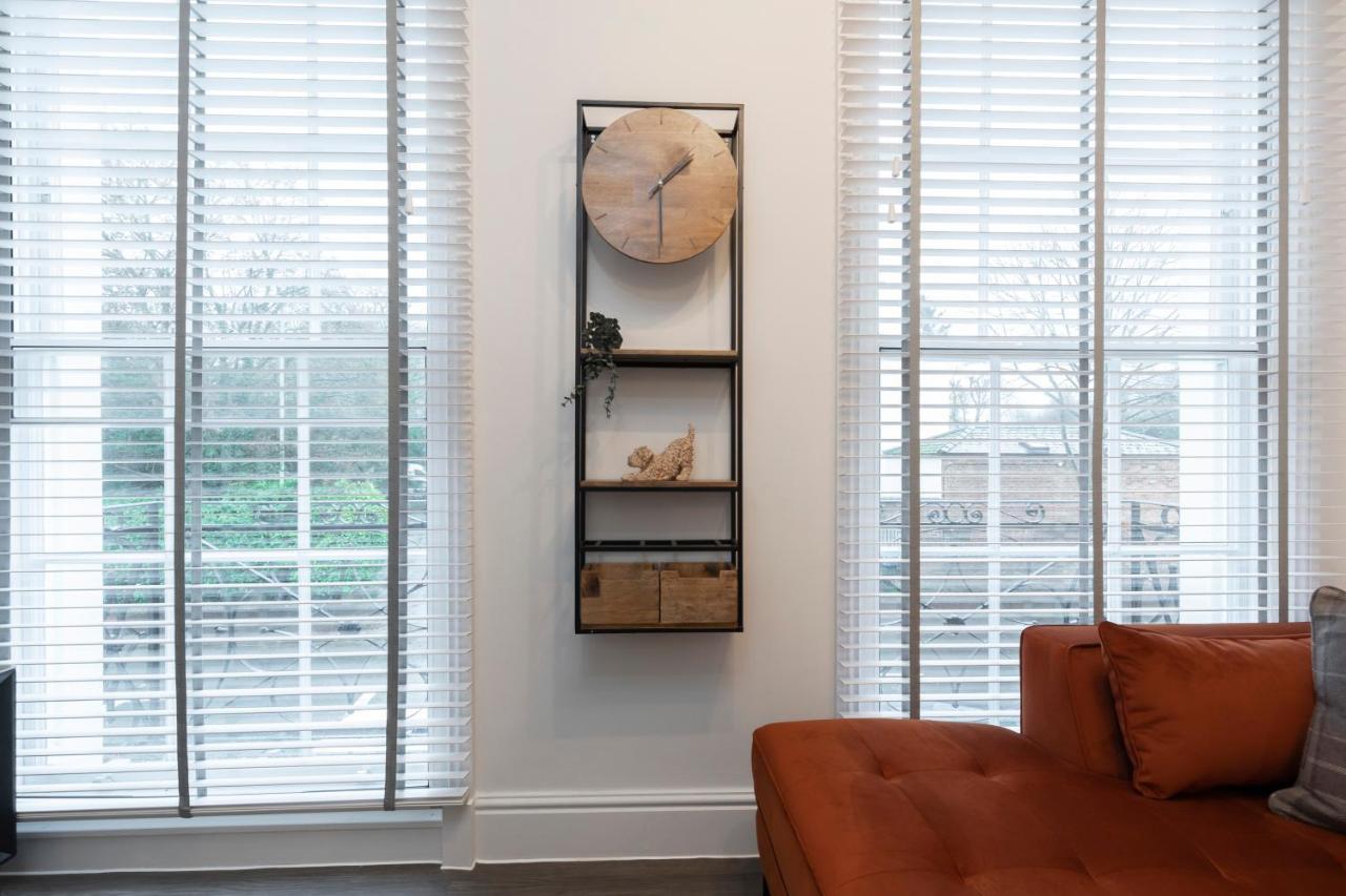 Elliot Oliver - Luxury 2 Bedroom Regency Apartment With Parking & Ev Charger チェルトナム エクステリア 写真